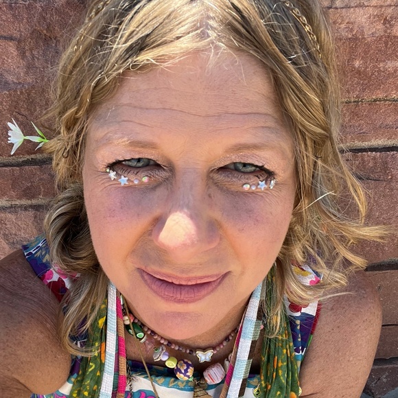 Meet your Posher, Kelly - Picture 1 of 1